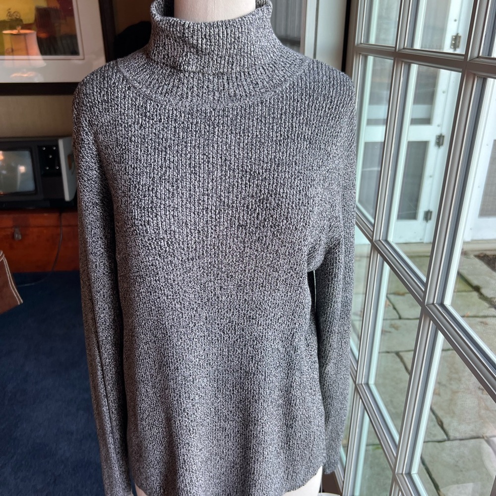 NWT Liz Claiborne Heather (black & white) turtleneck. Size XL